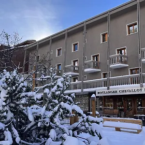 hotel-auberge-saint-hubert.hotels-rhonealpes.com/